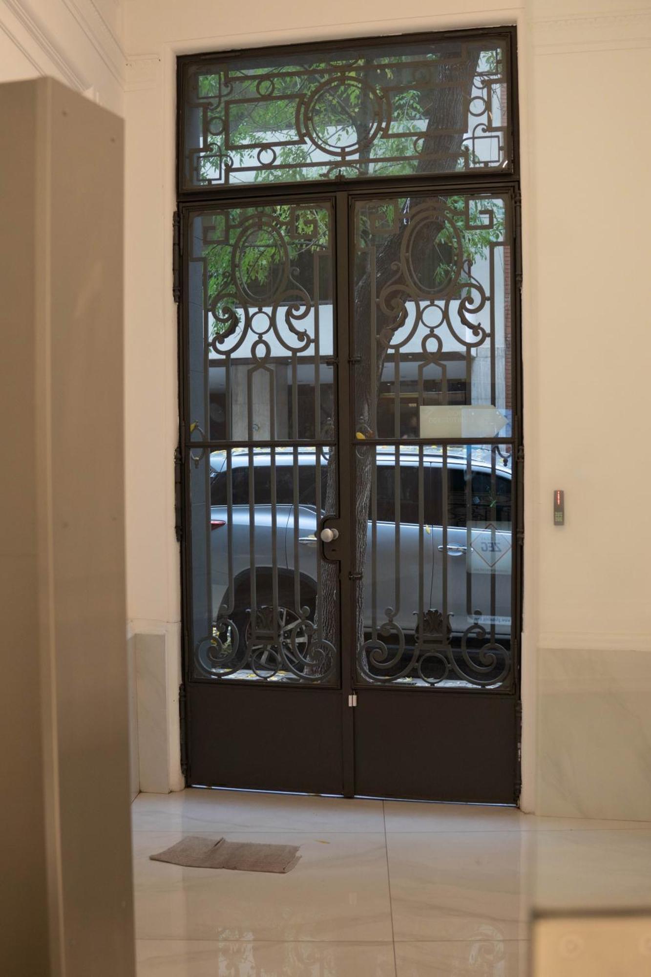 Vizion Juncal- Encanto Frances En El Corazon De Recoleta Буэнос-Айрес Экстерьер фото